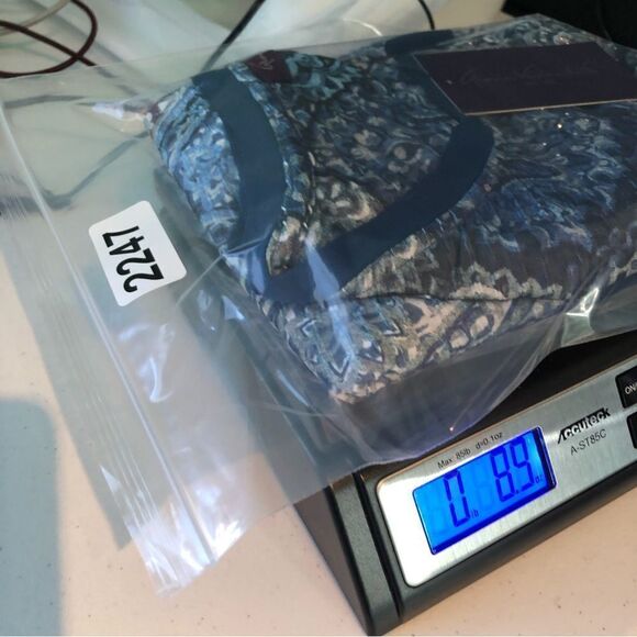 Gloria Vanderbilt Wilhemina Blouse Blue Green Popover Size 1X NWT Artsy Abstract - Picture 9 of 9